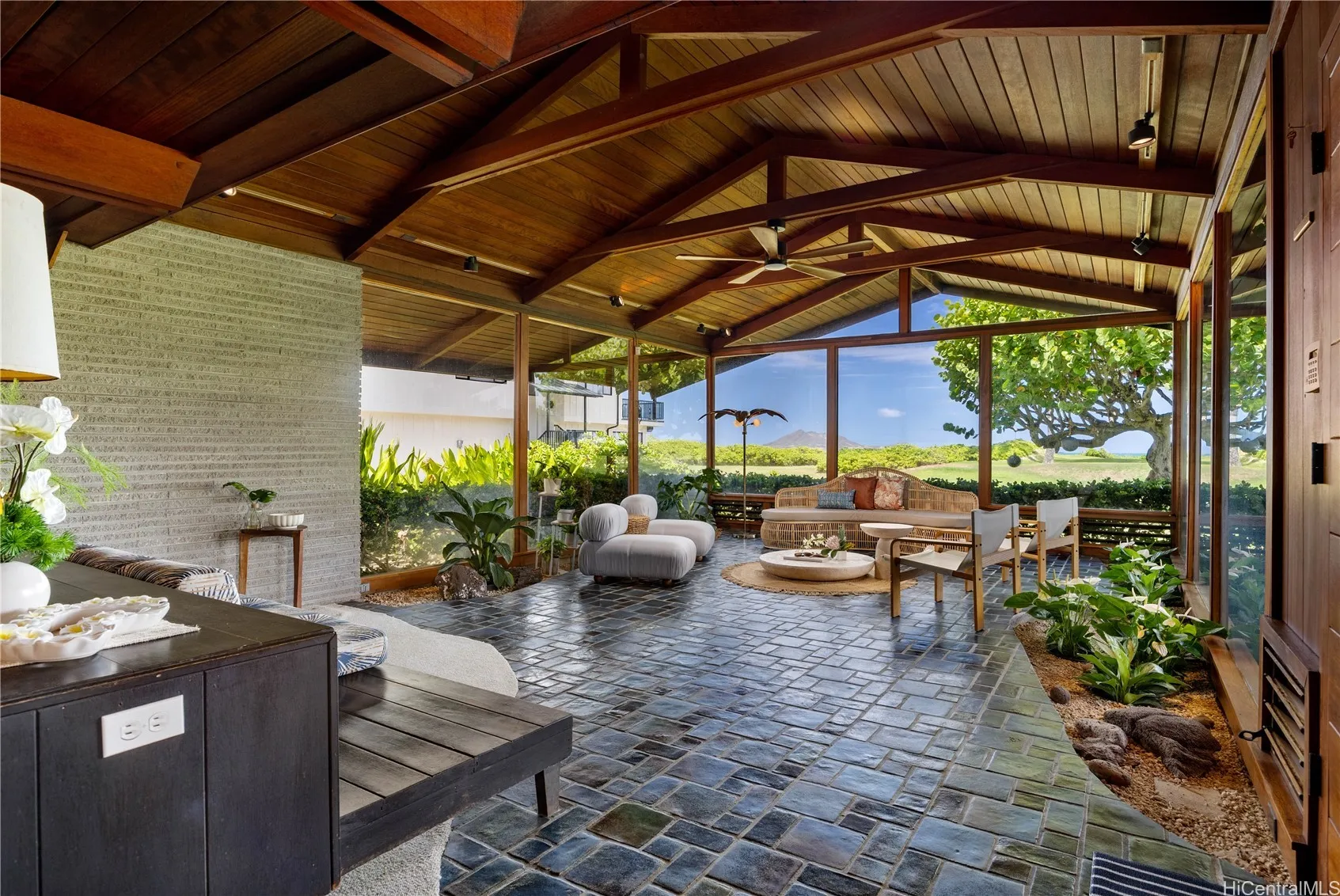 Kailua, Hawaii 96734, United States, 3 Bedrooms Bedrooms, ,3 BathroomsBathrooms,Residential,Pending,214837