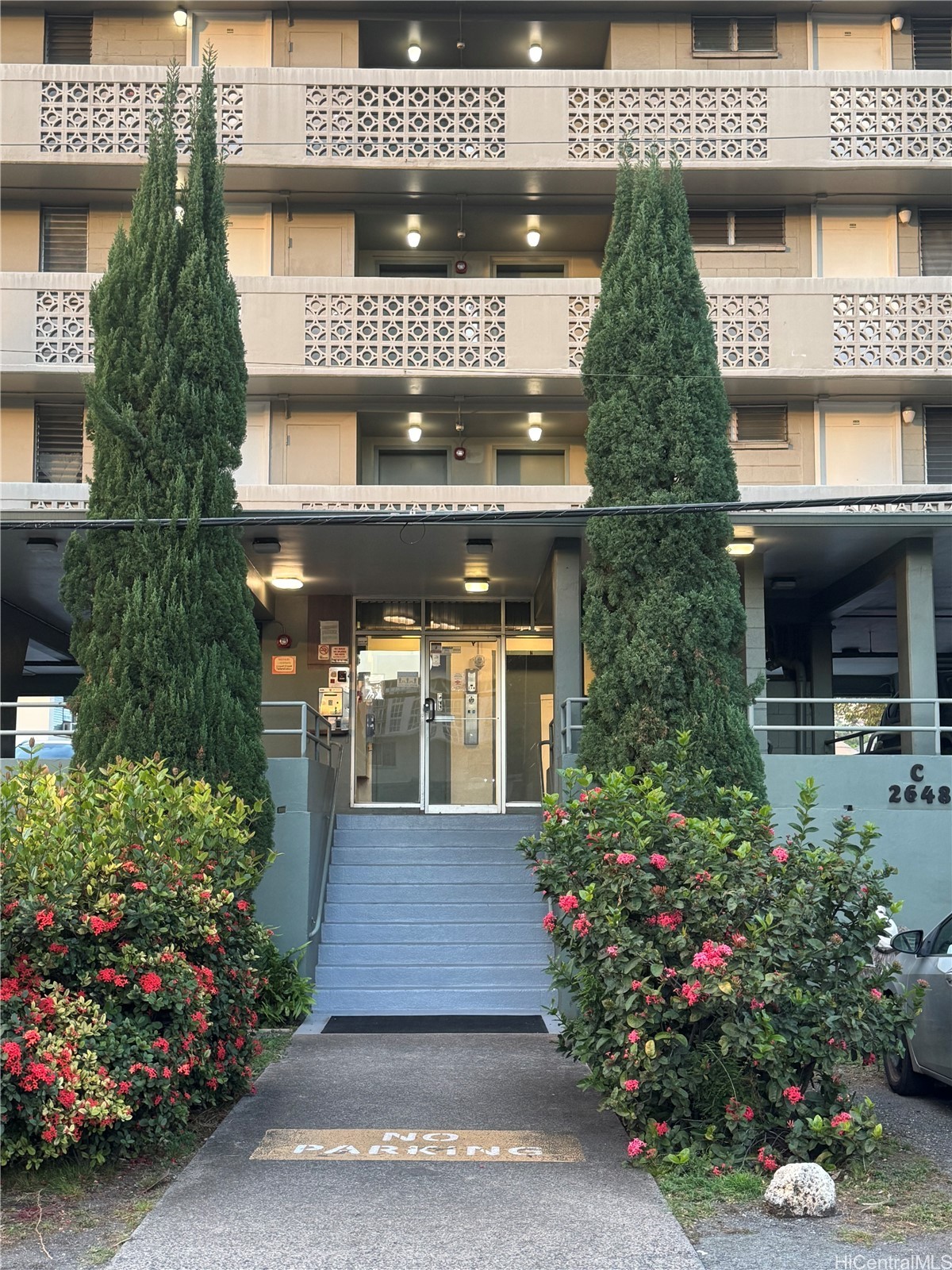 Hono Hale Towers Condominium