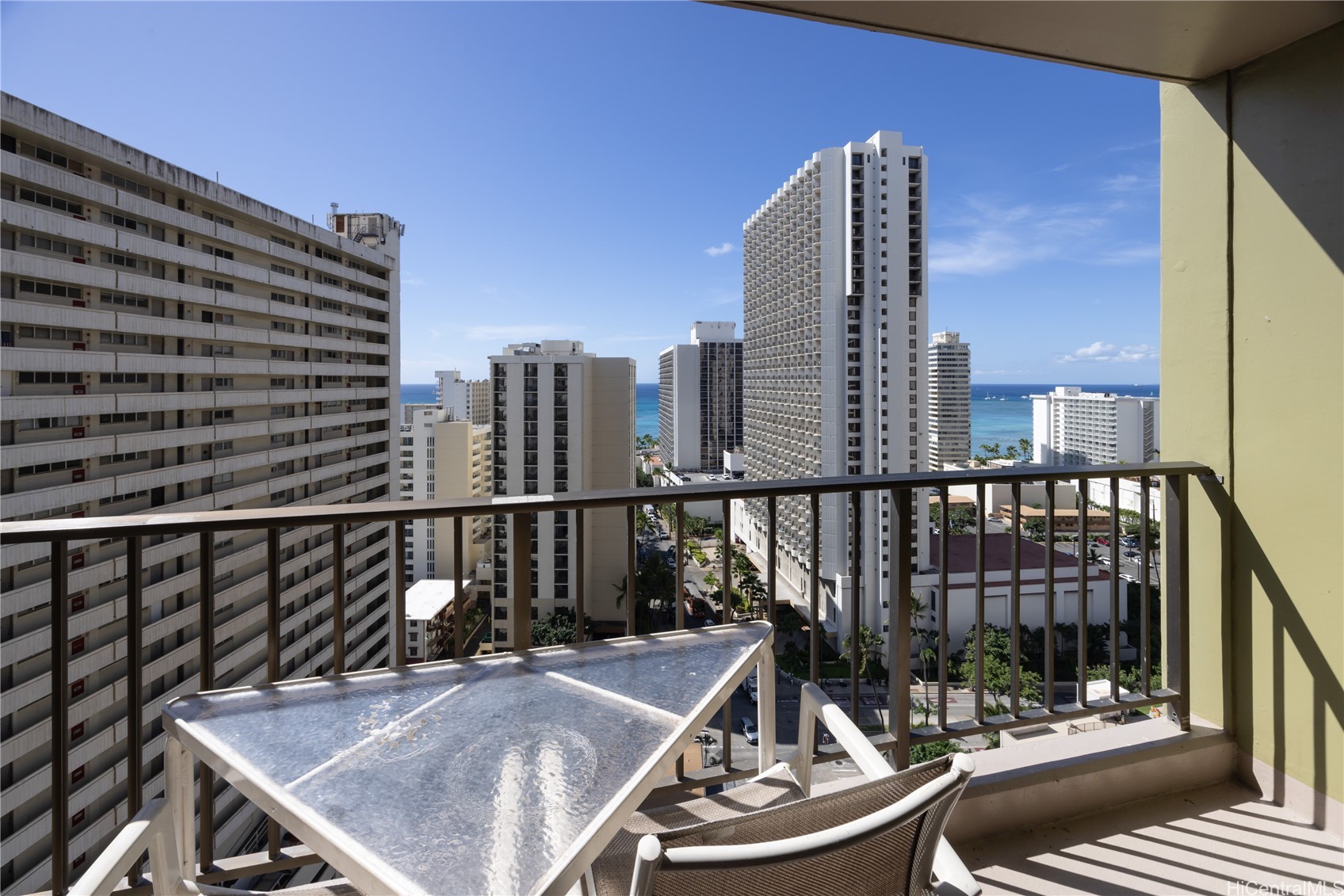 229 Paoakalani Avenue 2104 (NUC)