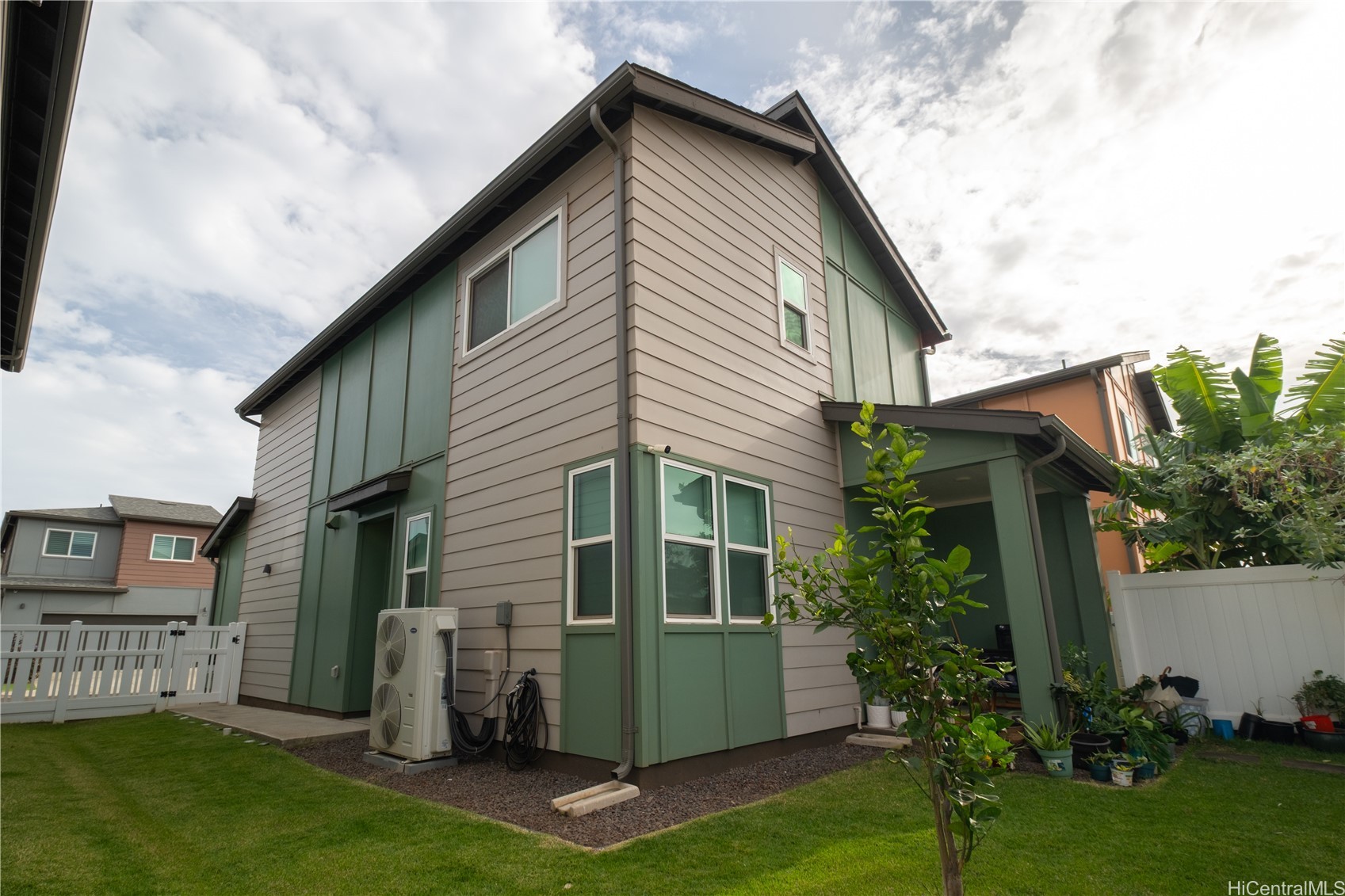 91-1640 Honouliuli Street 76