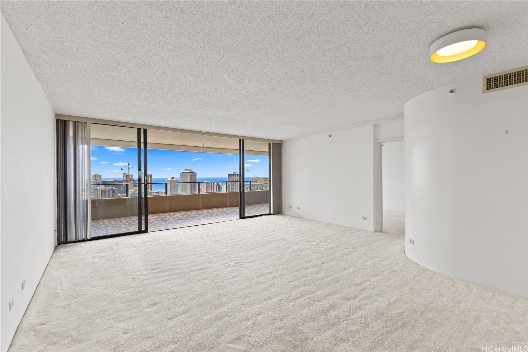 581 Kamoku Street PH4