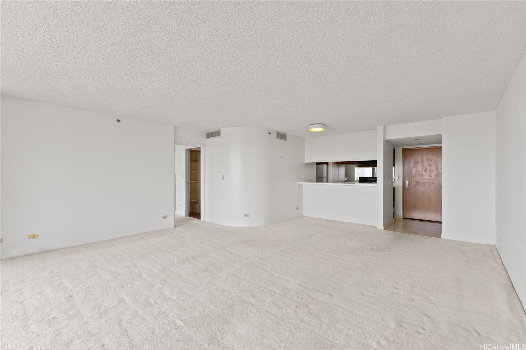 581 Kamoku Street PH4