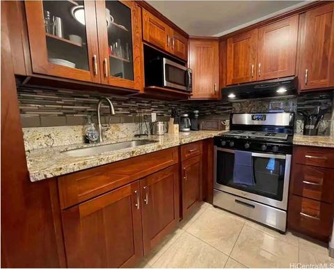 Photo of 2465 Kuhio Avenue #304, Honolulu, HI 96815 (MLS # 202601636)