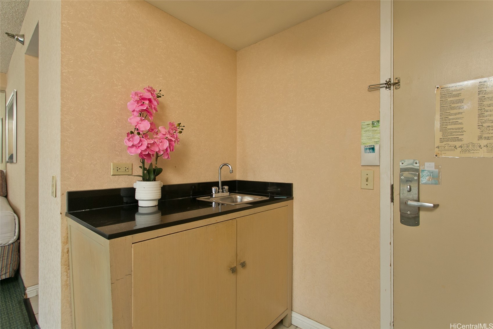 444 Kanekapolei Street 705
