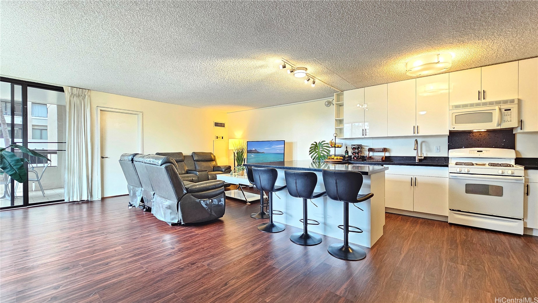 2215 Aloha Drive DH405