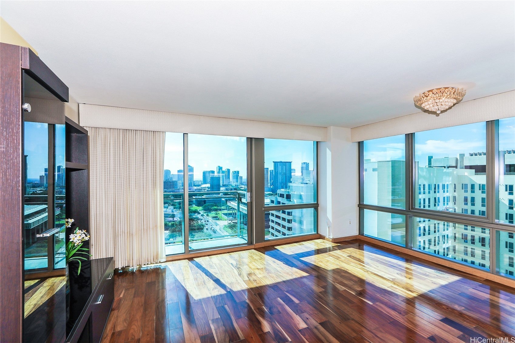 1200 Queen Emma Street 2302