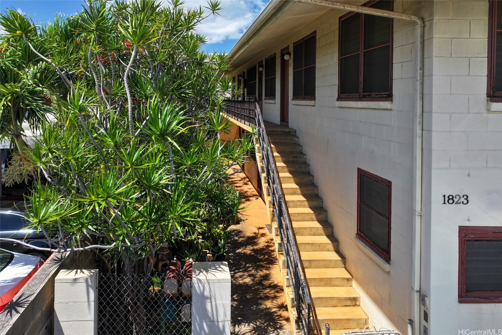 1823 Democrat Street