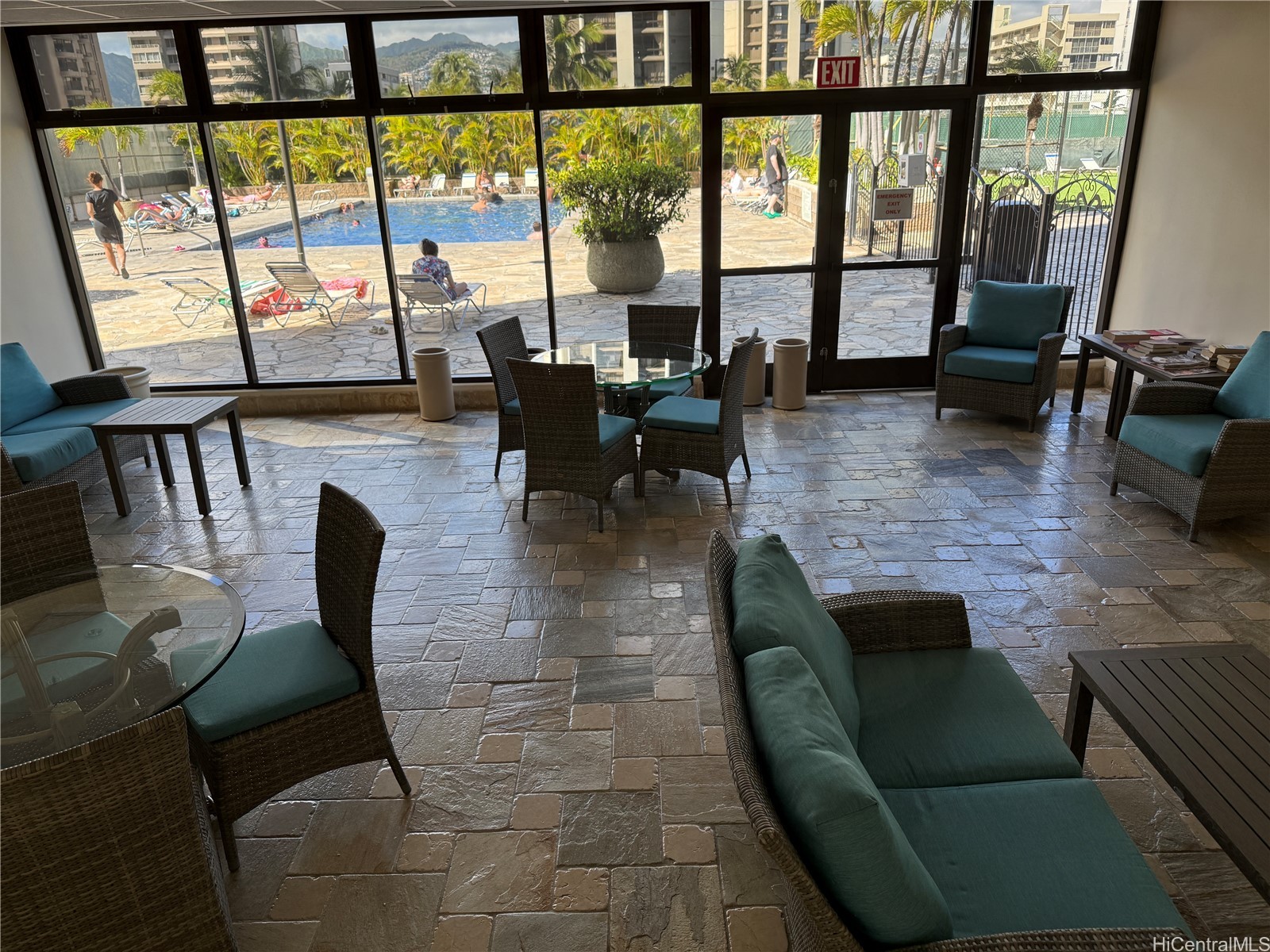 Waikiki Sunset Condominium