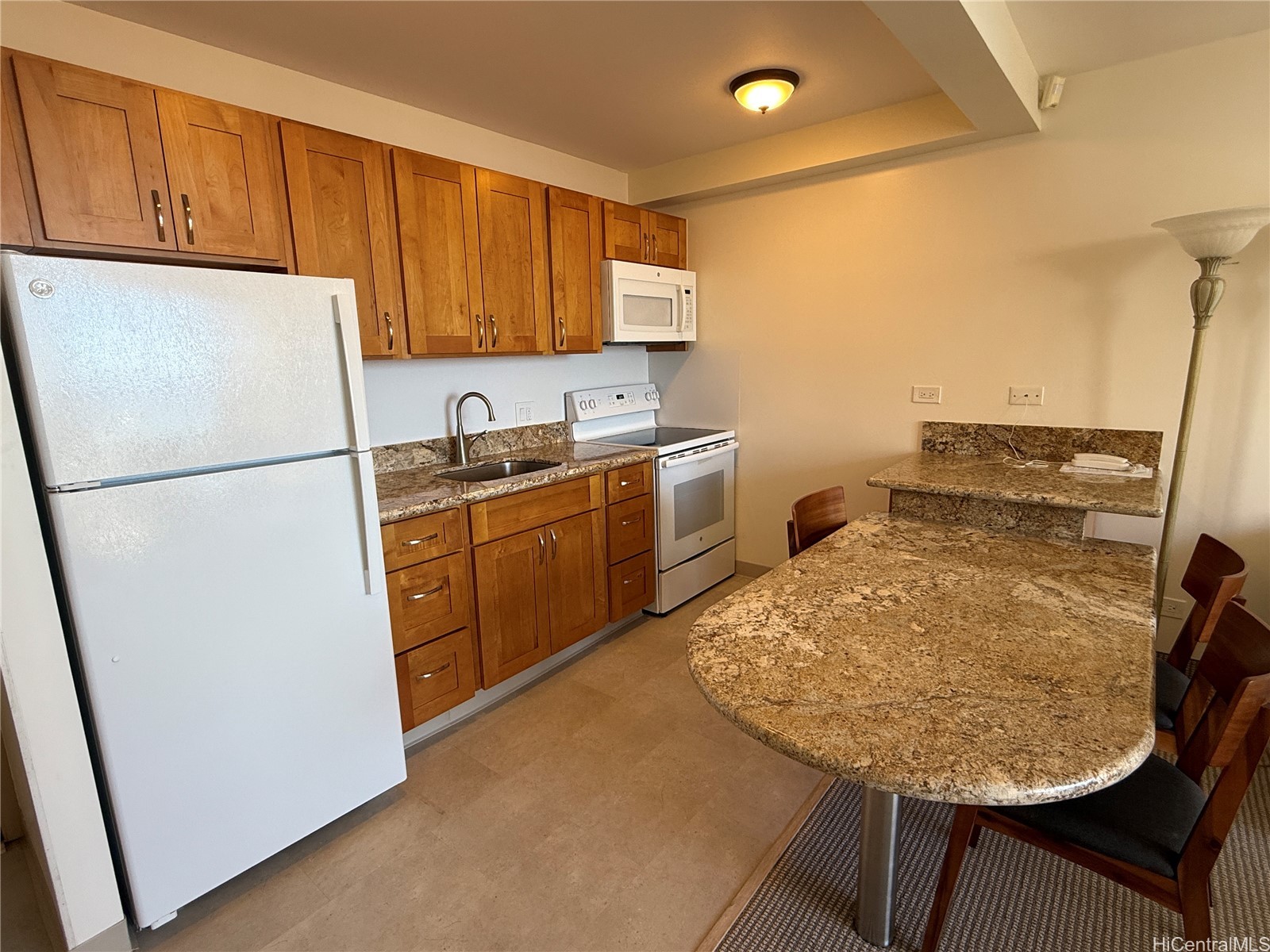 229 Paoakalani Avenue 2902