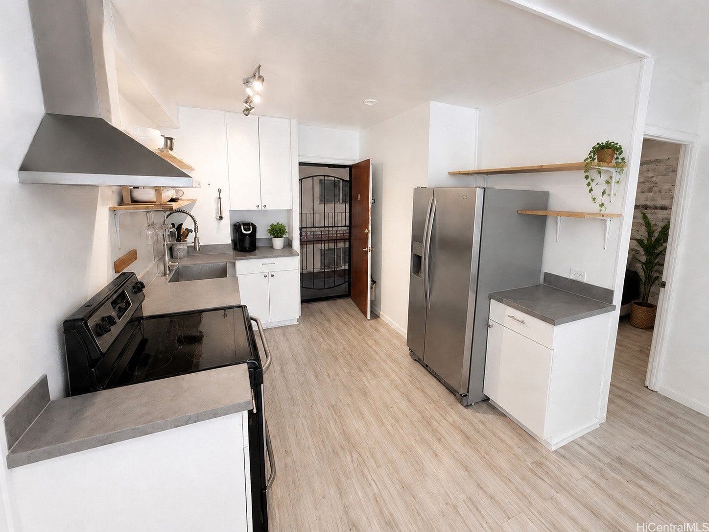 222 Kaiulani Avenue 306
