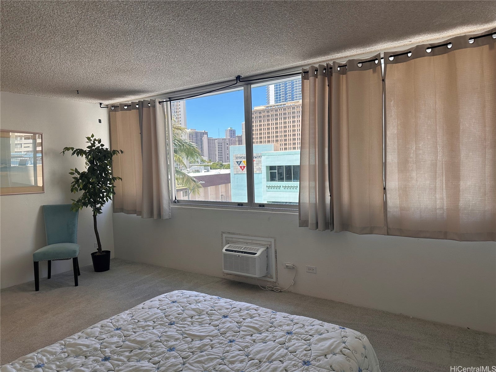 1560 Kanunu Street 405