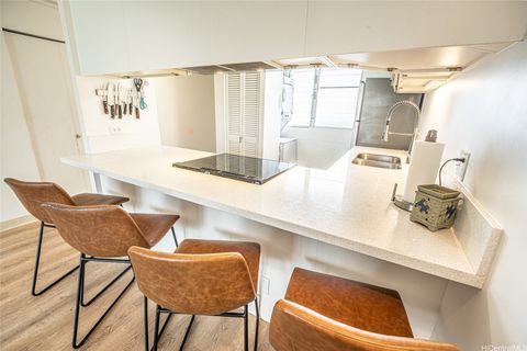 Photo of 1128 Ala Napunani Street #703, Honolulu, HI 96818 (MLS # 202607221)