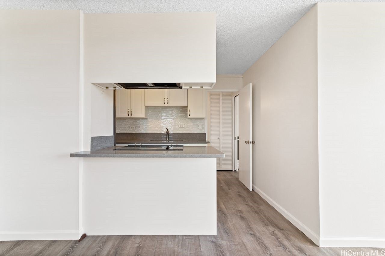 2740 Kuilei Street 1703