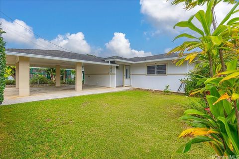Photo of 44-761 Kaneohe Bay Drive, Kaneohe, HI 96744 (MLS # 202608413)