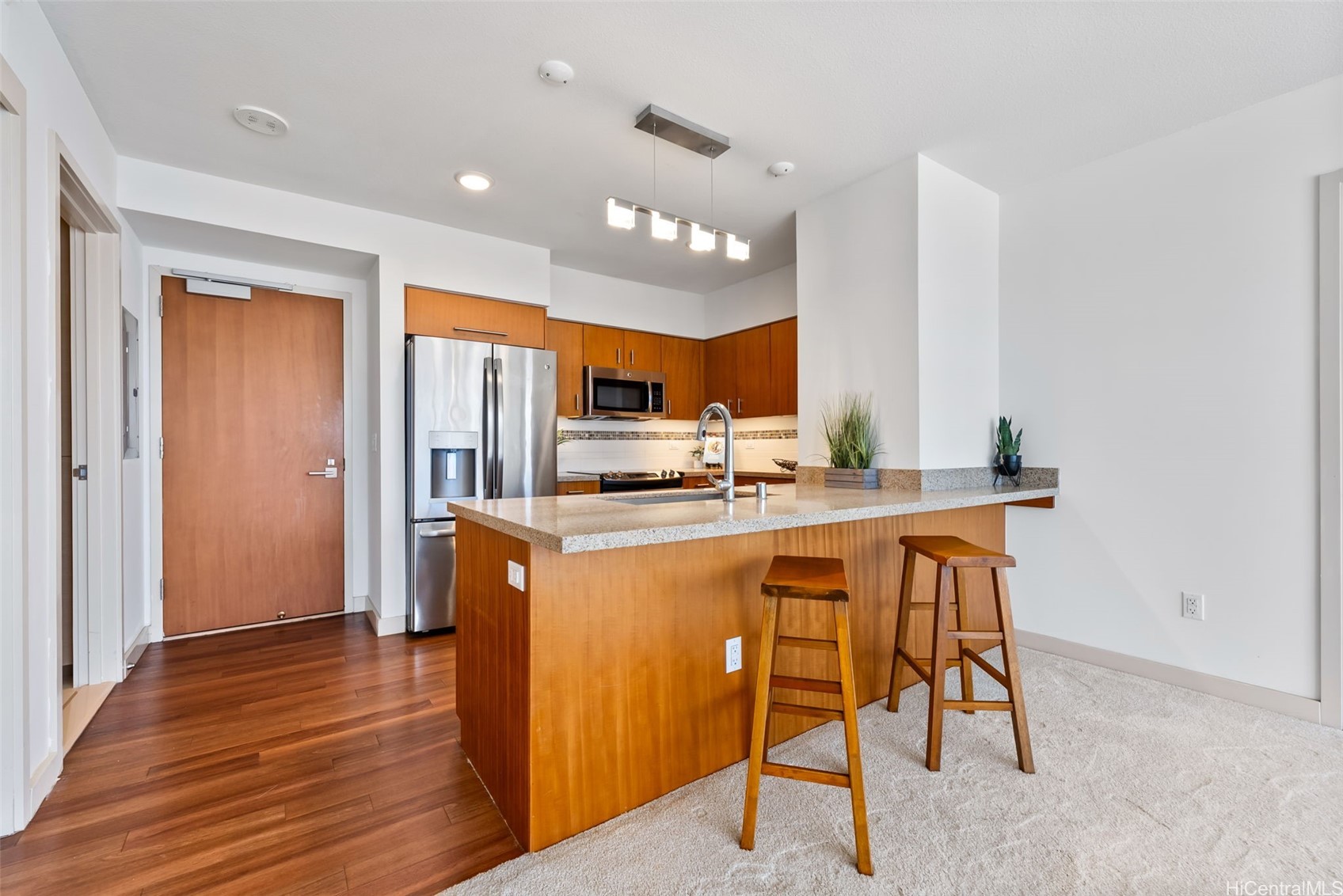 555 South Street 2303