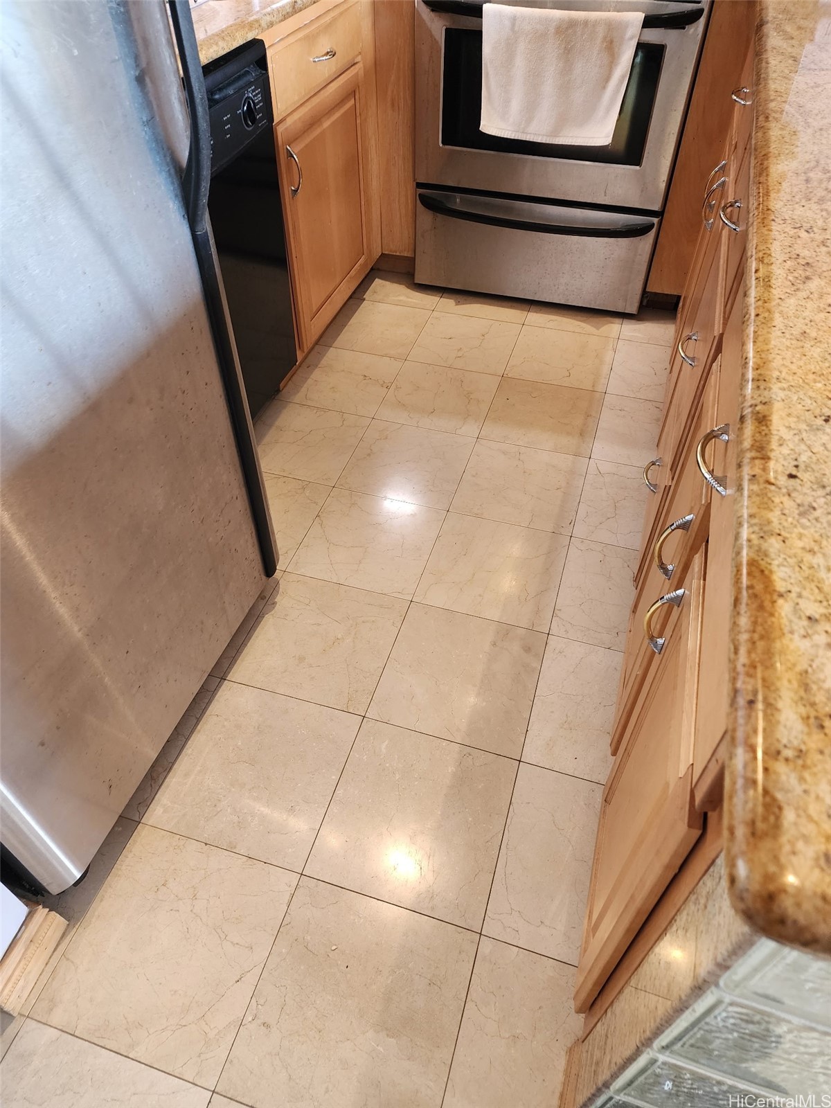 411 Hobron Lane 2603