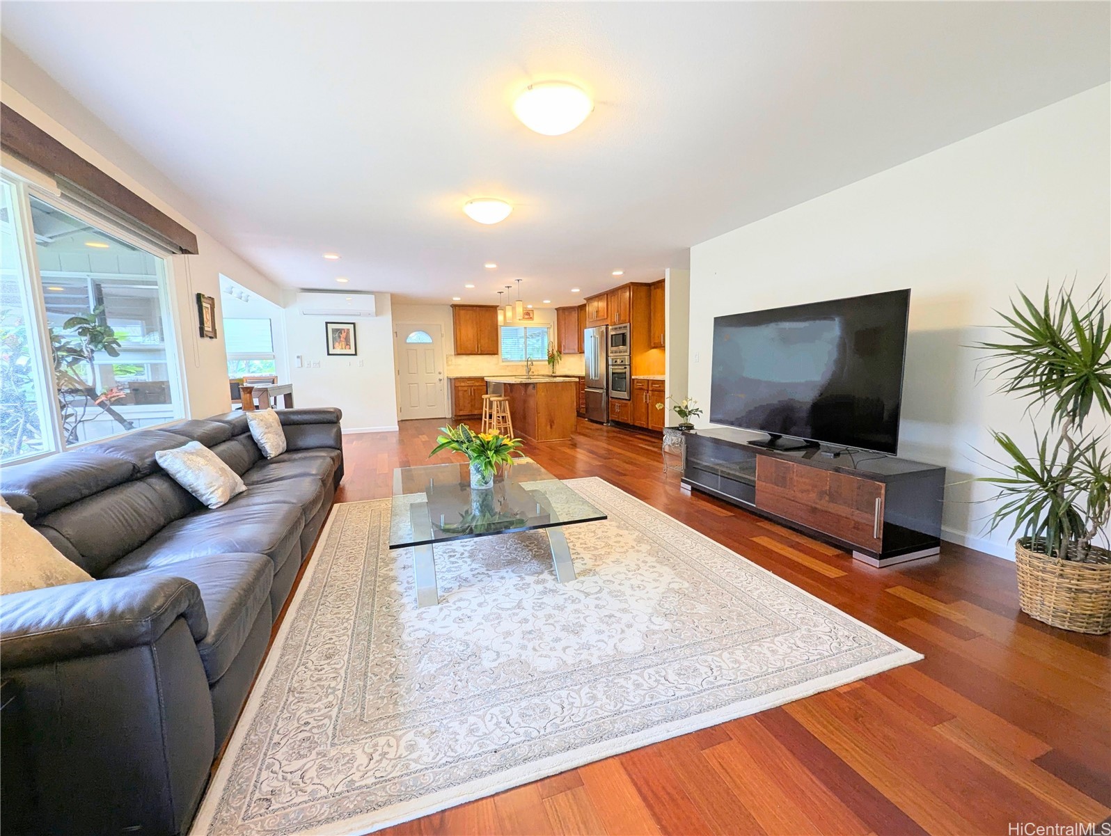 856 Kii Street