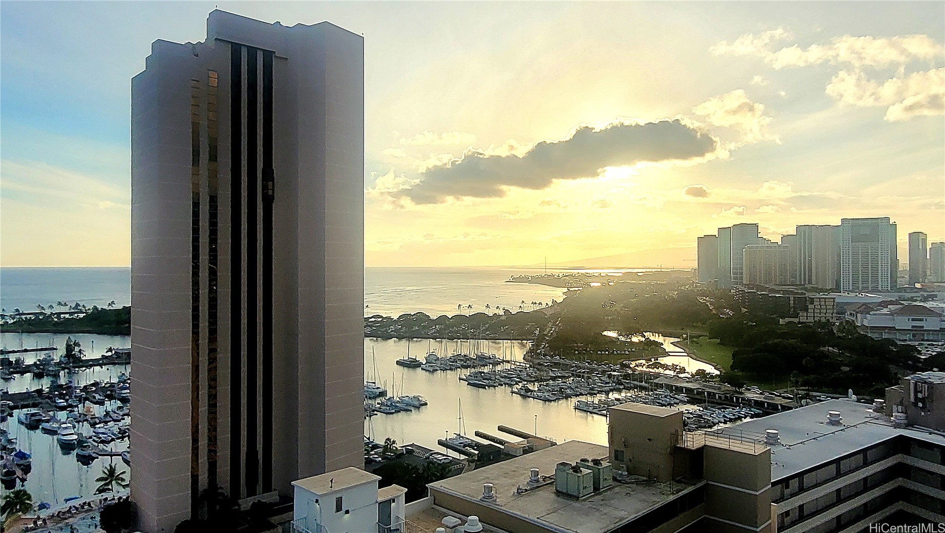 Waikiki Marina Condominium Condominium
