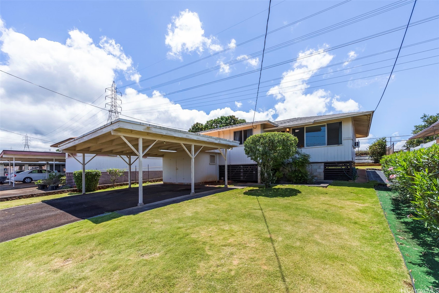 377 Hoomalu Street