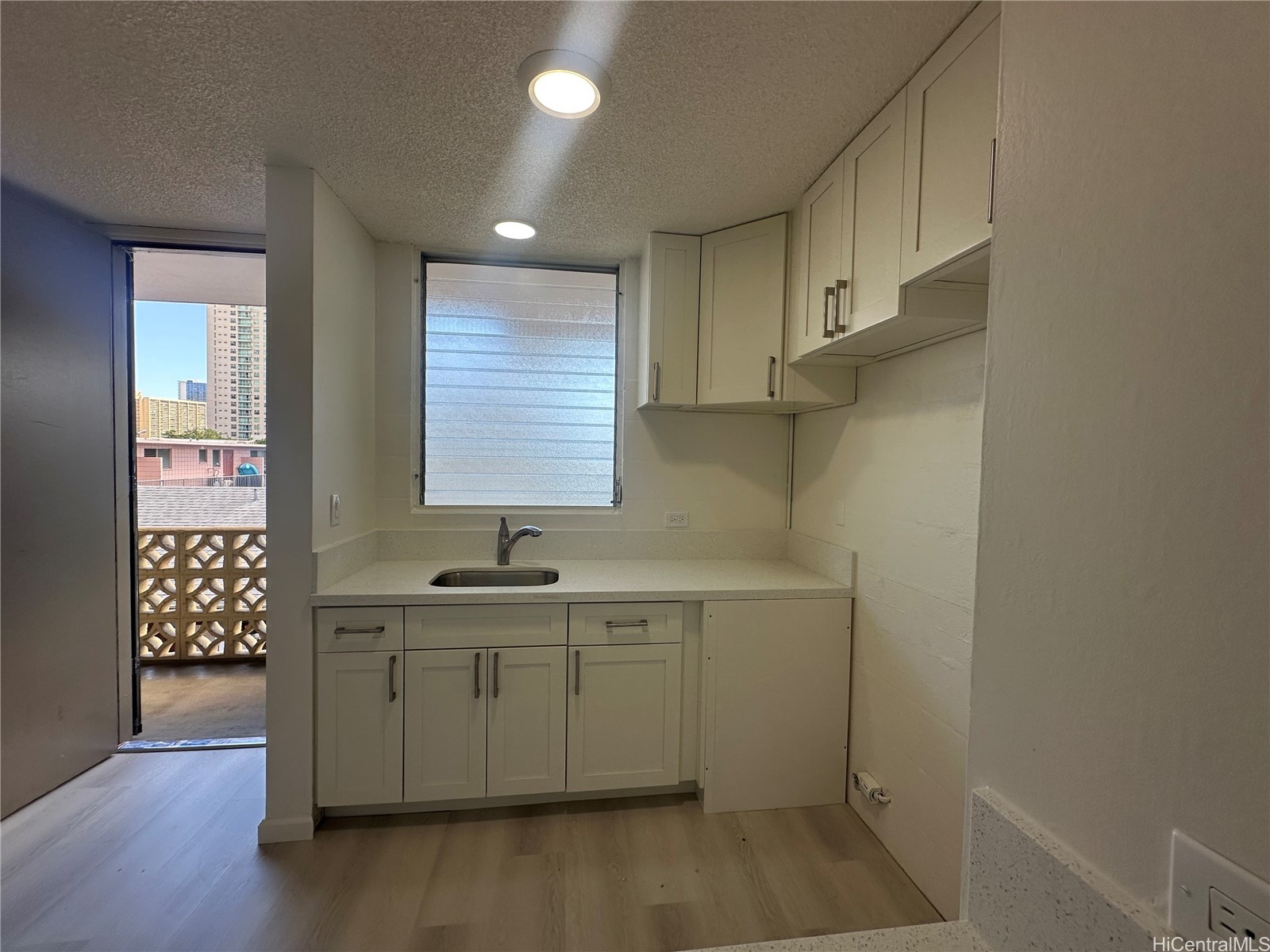 1323 Makiki Street 307A