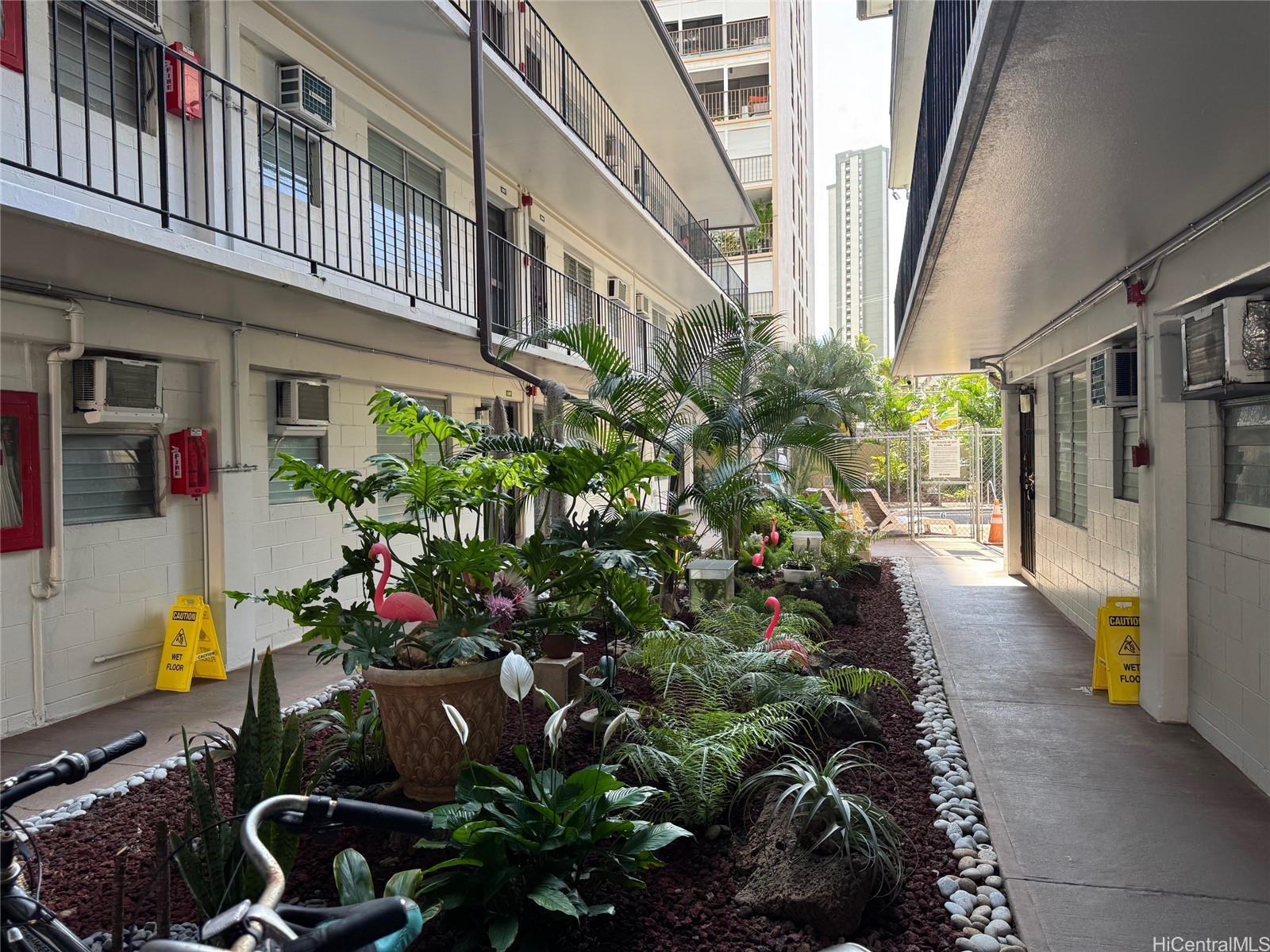 Kon Tiki Hotel Annex Condominium