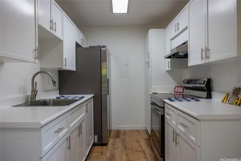 255 Mananai Place 52T Honolulu HI 96818