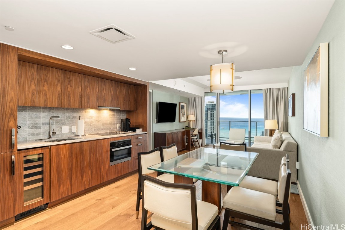 2139 Kuhio Avenue 3106