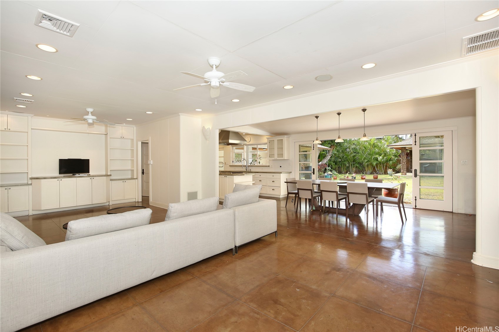 1116 Kealaolu Avenue