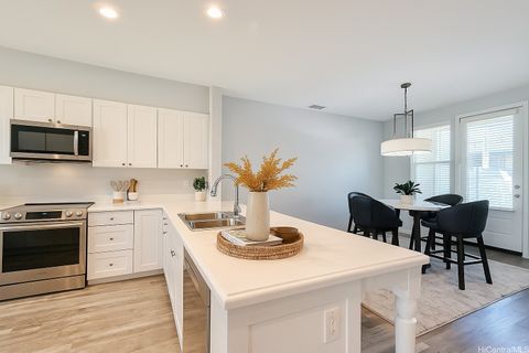 91-2220 Kaiwawalo Street 11-1105 Ewa Beach HI 96706