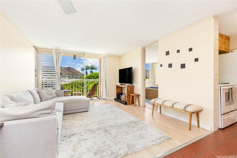 Photo of 1720 Huna Street #B/PH9, Honolulu, HI 96817 (MLS # 202606201)