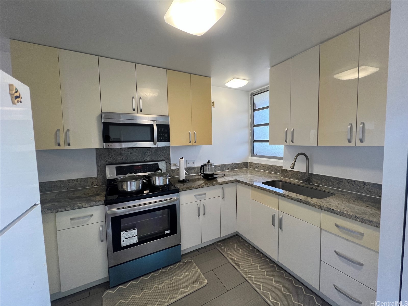 1015 Ala Napunani Street 403