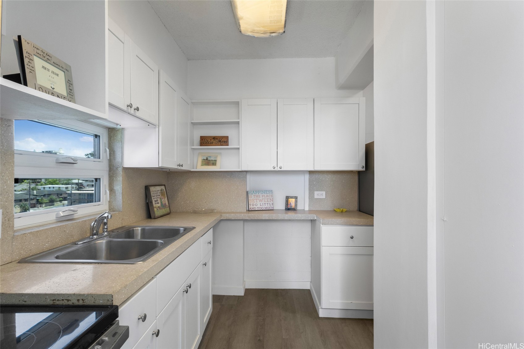 1314 Victoria Street 803