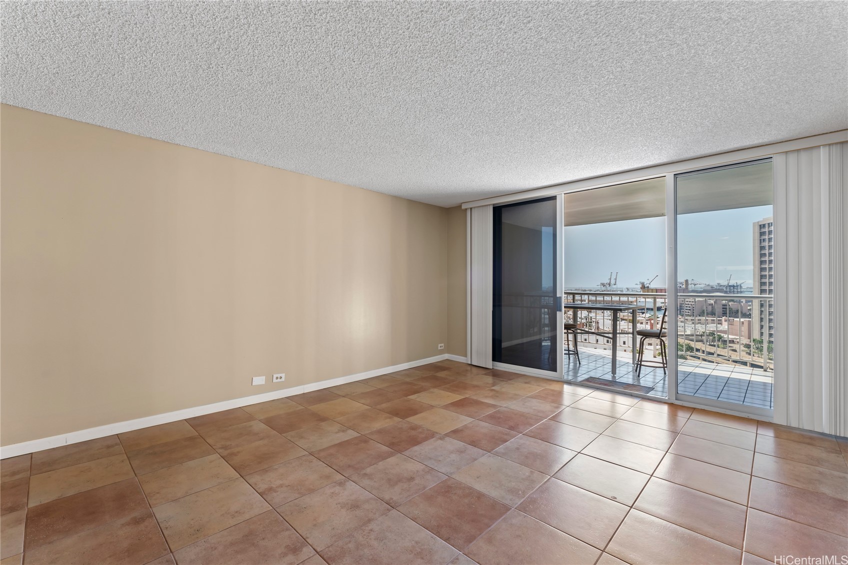 1212 Nuuanu Avenue 1412