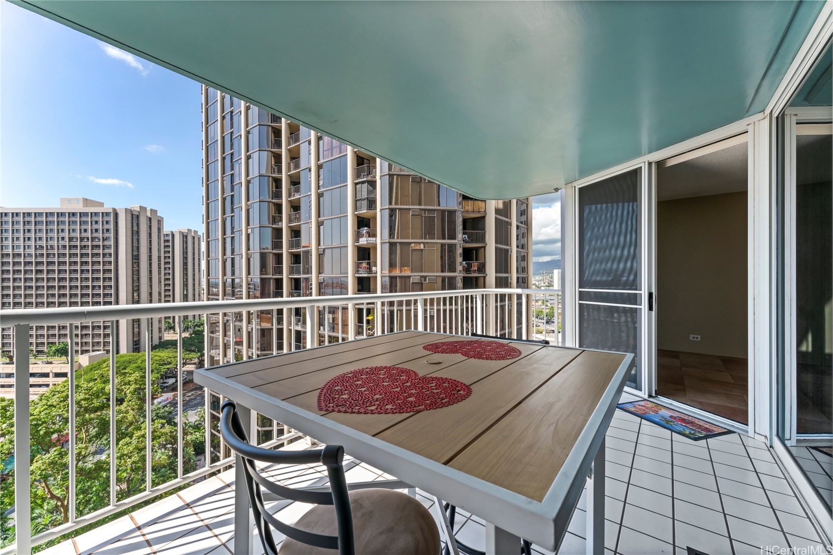 1212 Nuuanu Avenue 1412