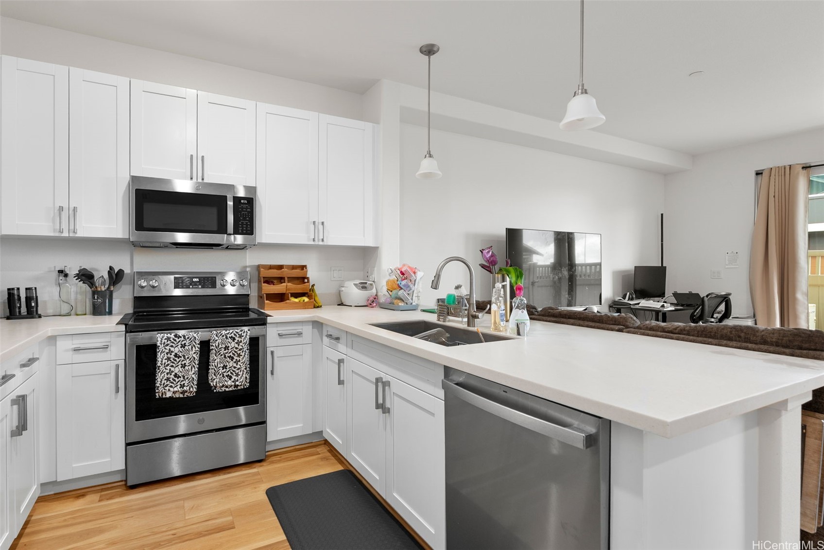 94-1188 Kalahikiola Drive 606