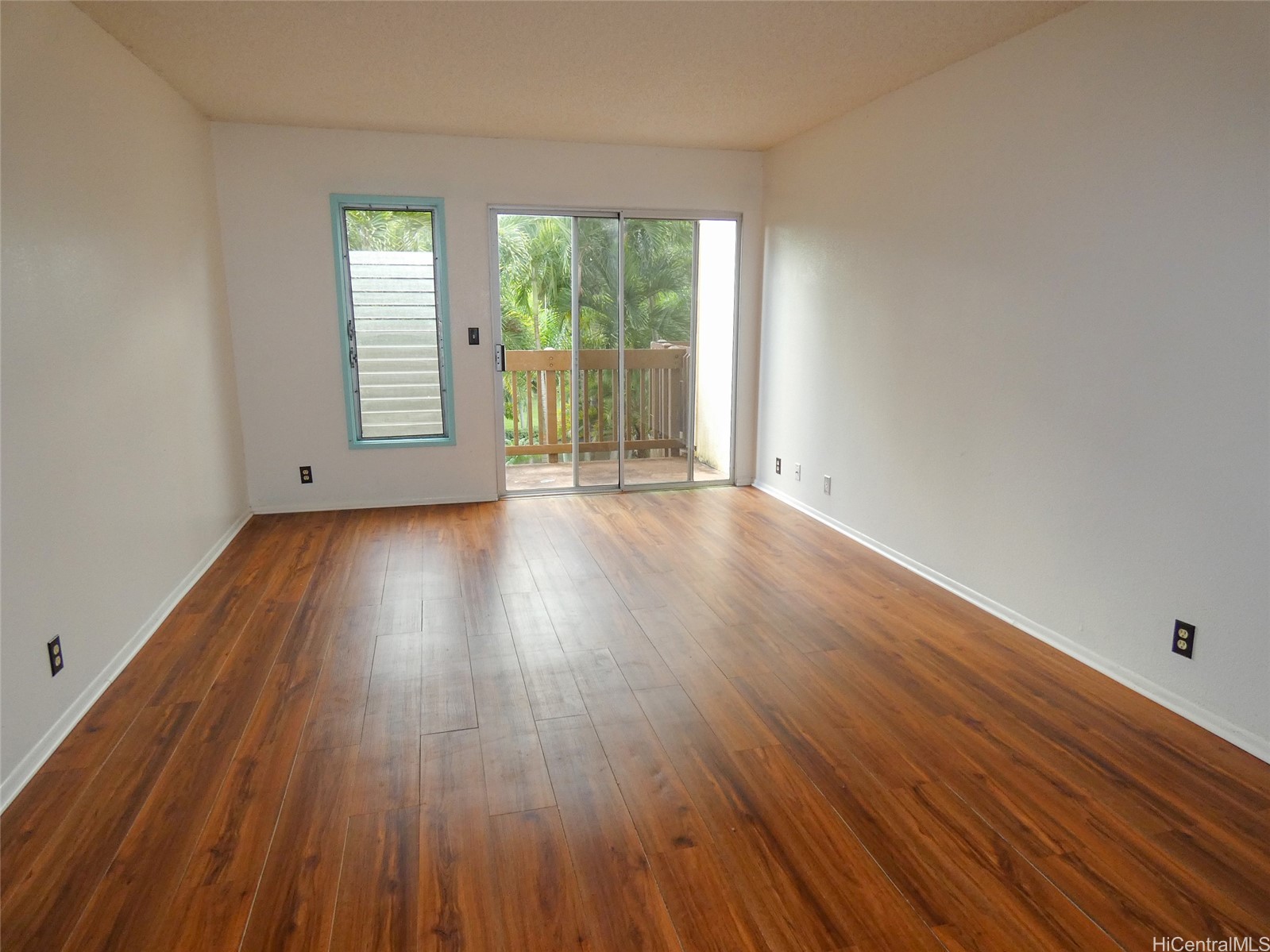 46-63 Emepela Place U206