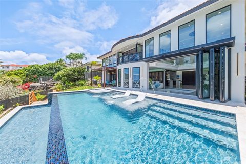 Photo of 123 Waihili Place, Honolulu, HI 96825 (MLS # 202513611)