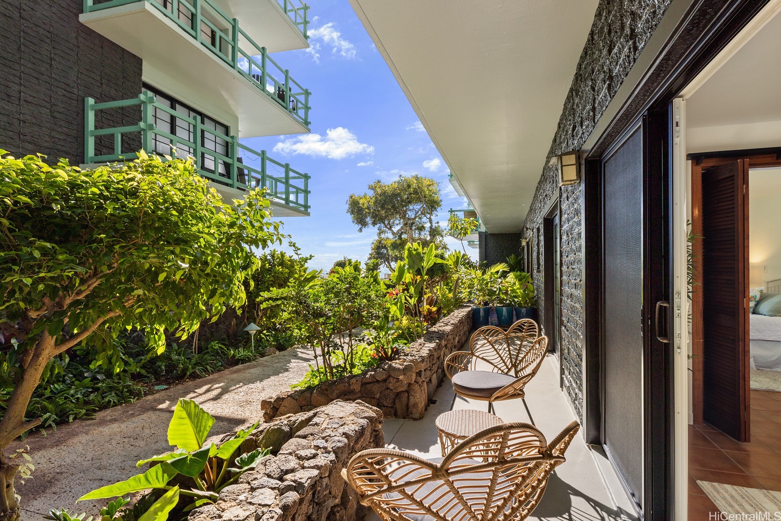 2957 Kalakaua Avenue 102