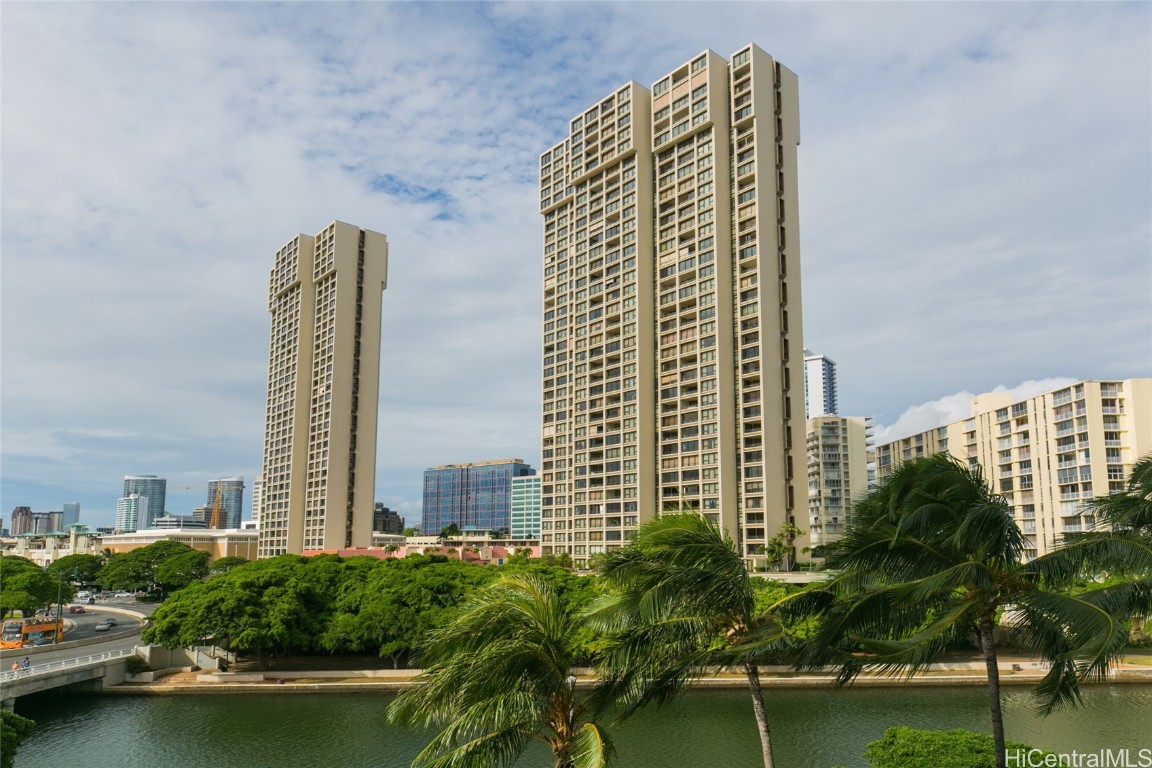Yacht Harbor Towers Condominium