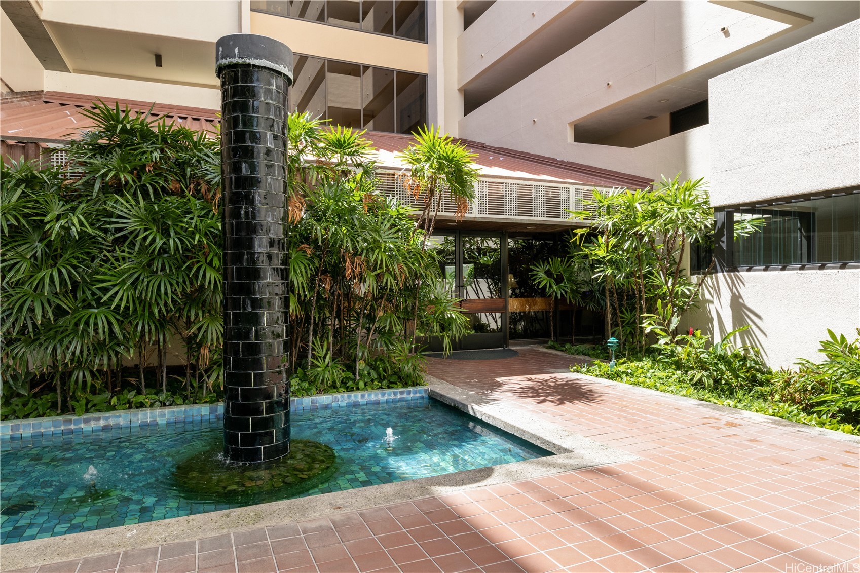 555 Hahaione Street 5E