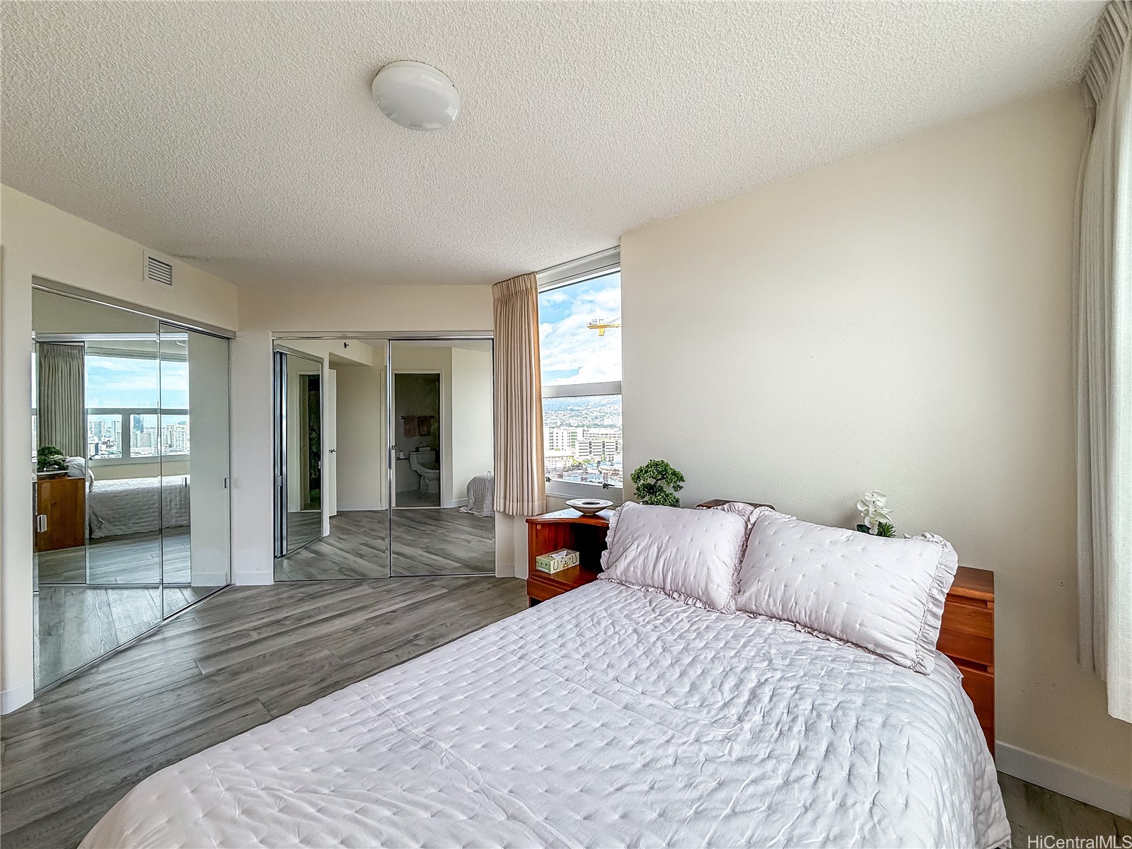 801 S King Street 2609