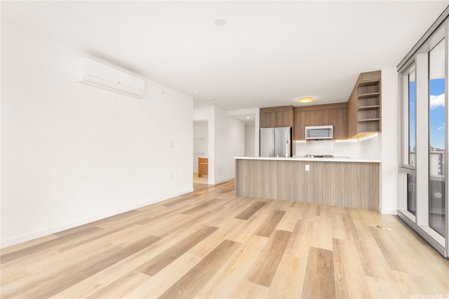 1515 Liona Street 2211