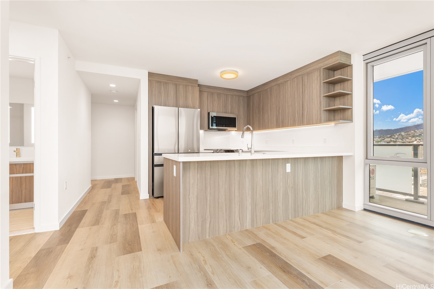 1515 Liona Street 2211