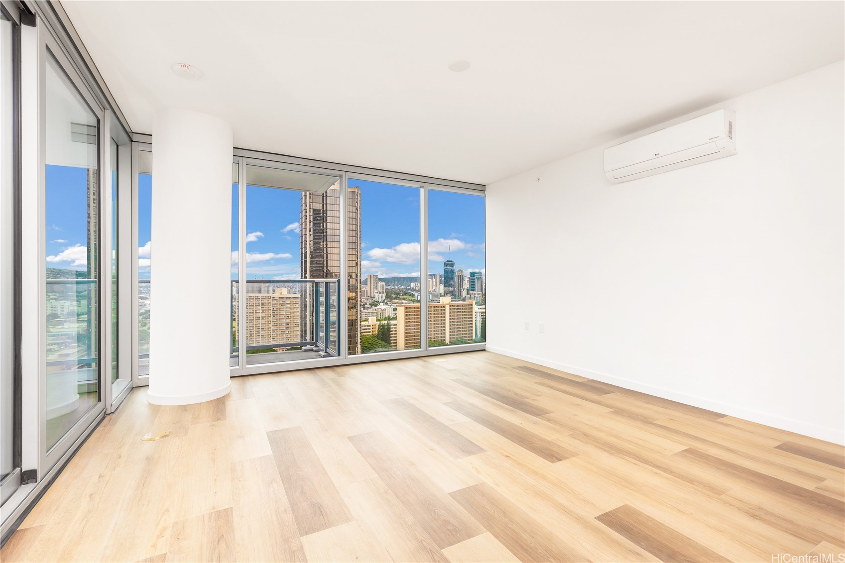 1515 Liona Street 2211