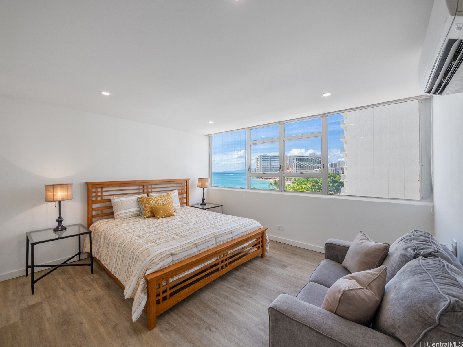 2500 Kalakaua Avenue 903