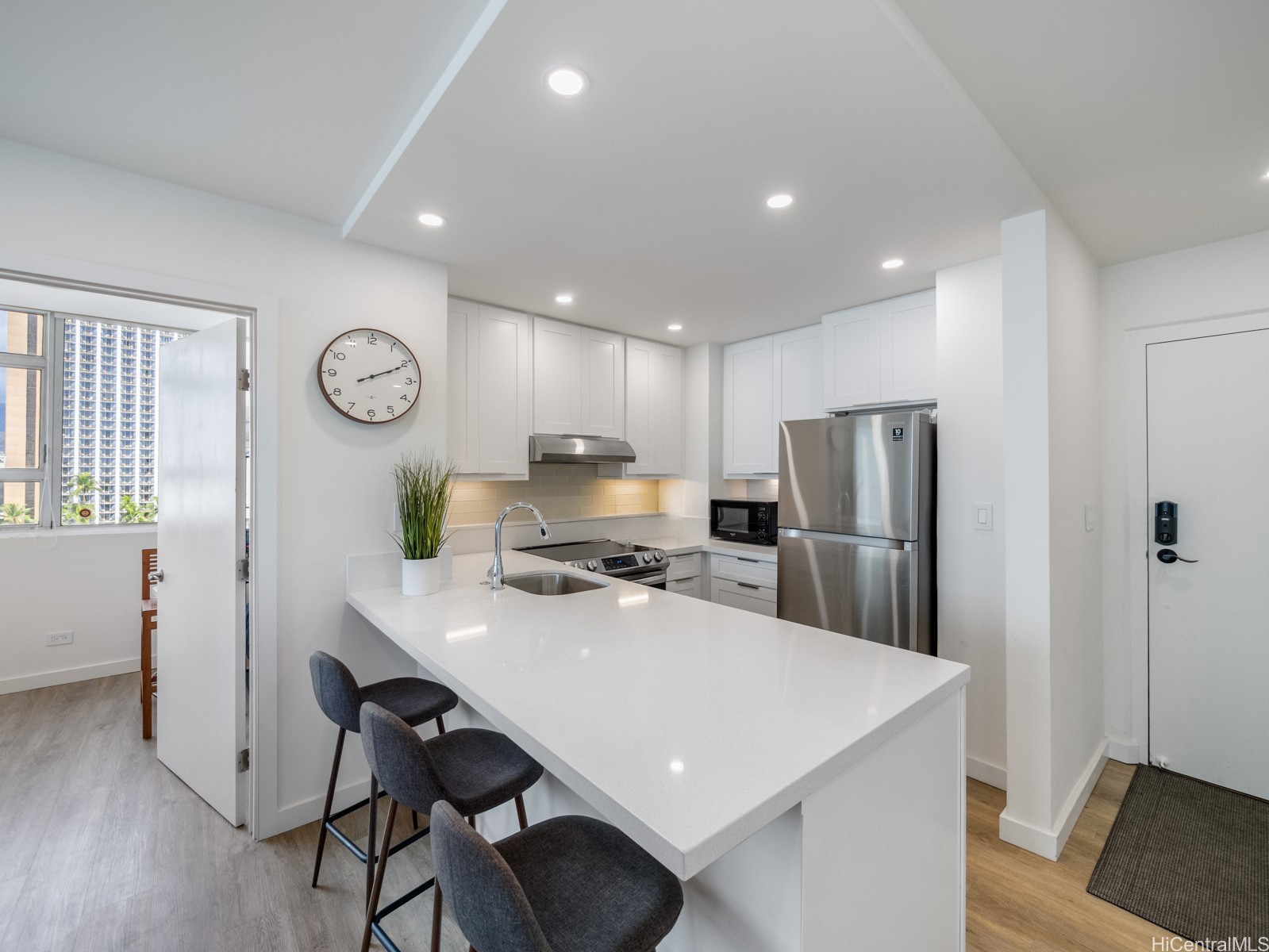 2500 Kalakaua Avenue 903