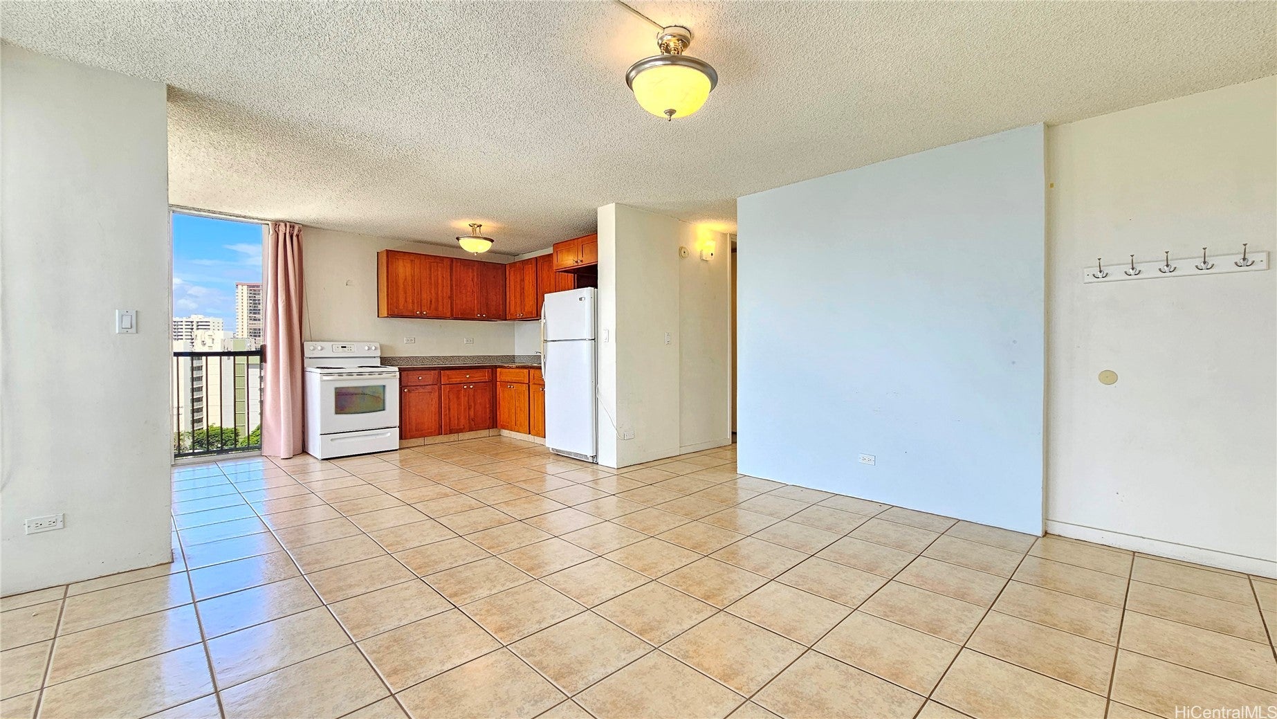 1634 Makiki Street 906