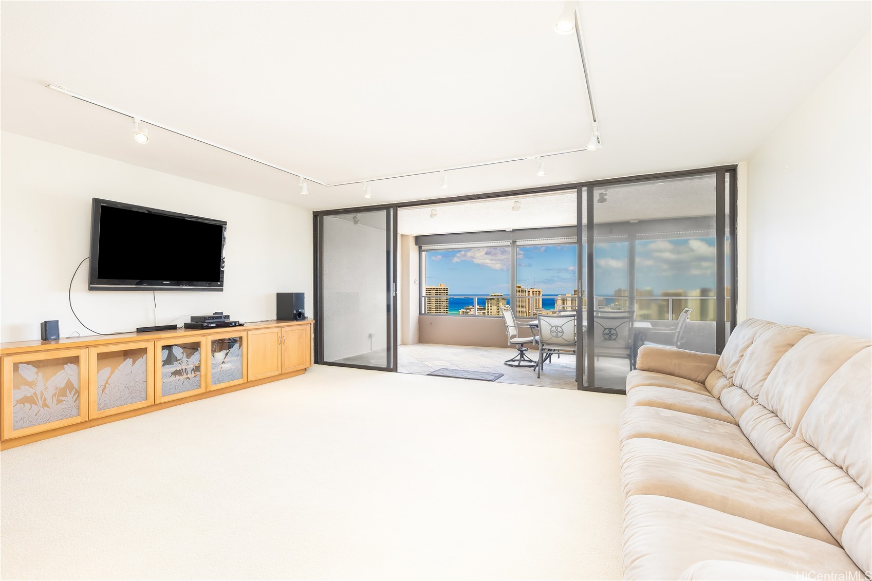 583 Kamoku Street PH7