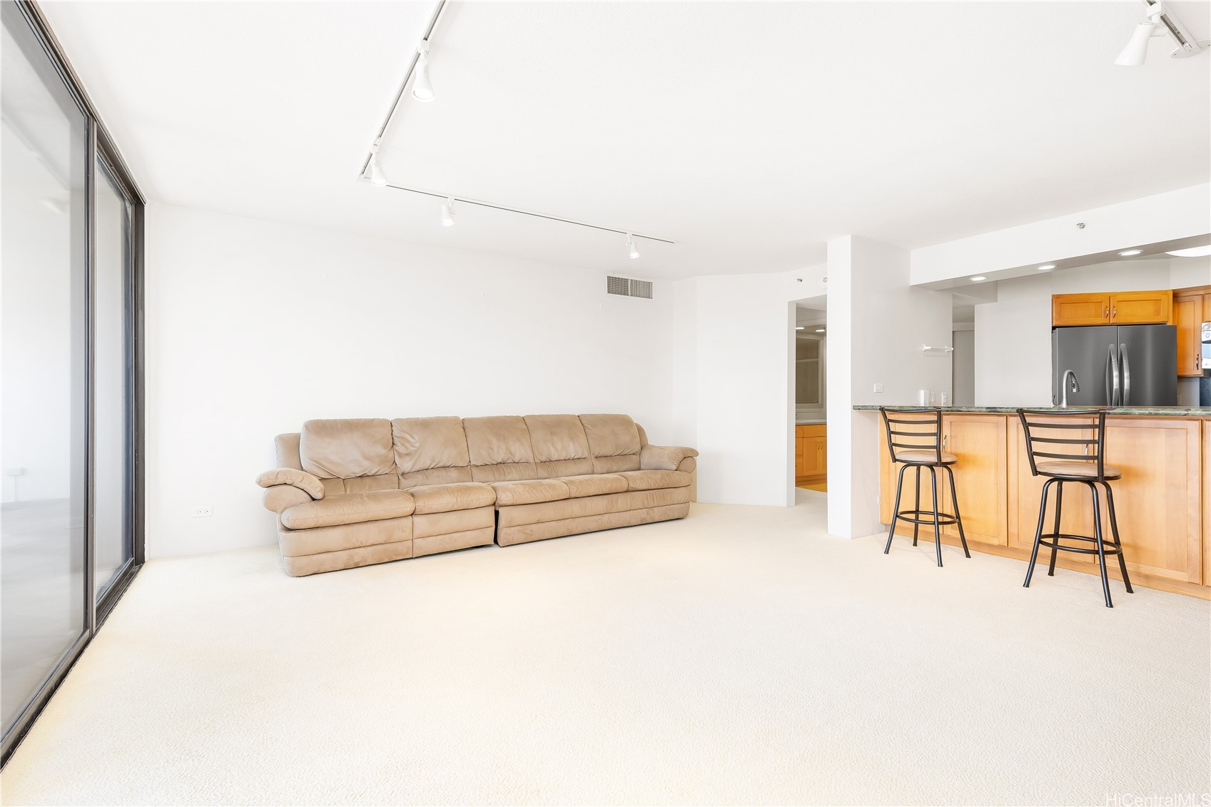 583 Kamoku Street PH7