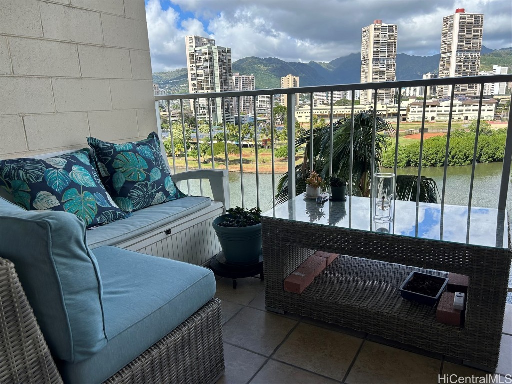 2211 Ala Wai Boulevard 903